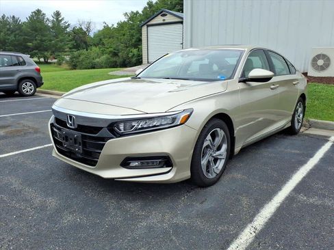 Used 2018 Honda Accord EX image 2