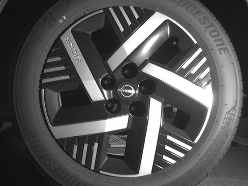 Used 2025 Nissan Kicks SV image 14