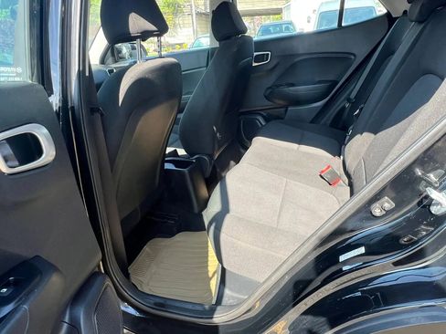 Used 2020 Hyundai Venue SE FWD image 28