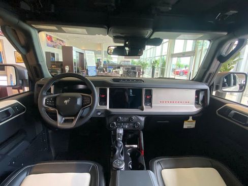 New 2026 Ford Bronco Outer Banks w/ Sasquatch Package image 26