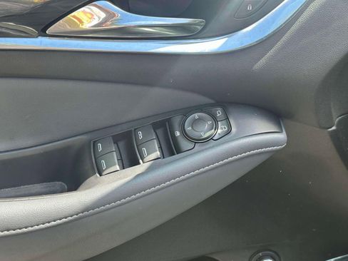 Used 2022 Buick Enclave Essence w/ Experience Buick Package image 18