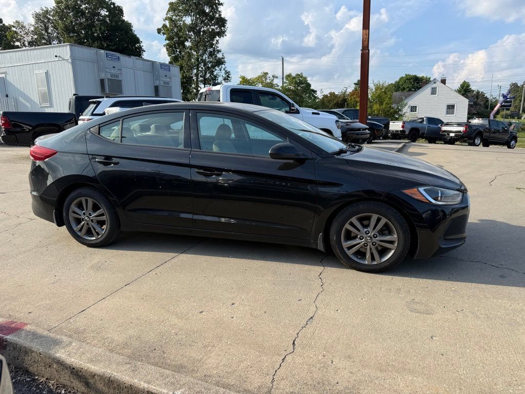 Used 2018 Hyundai Elantra SEL w/ Winter Weather Package FWD image 5