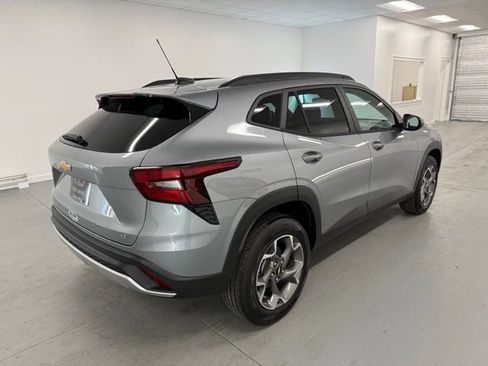 New 2026 Chevrolet Trax LT w/ LT Convenience Package image 6