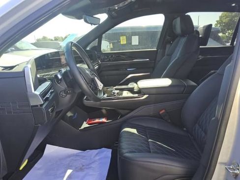 Used 2025 Cadillac Escalade IQ Sport 1 w/ LPO, ONYX Package AWD/4WD image 5