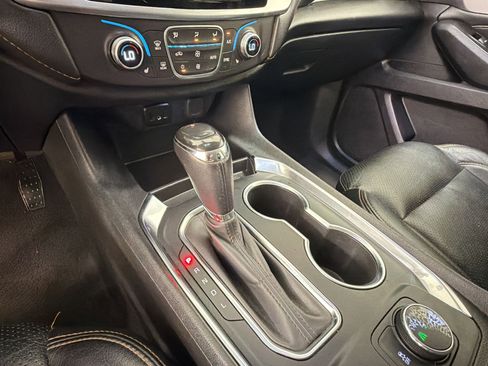 Used 2019 Chevrolet Traverse LT FWD image 18