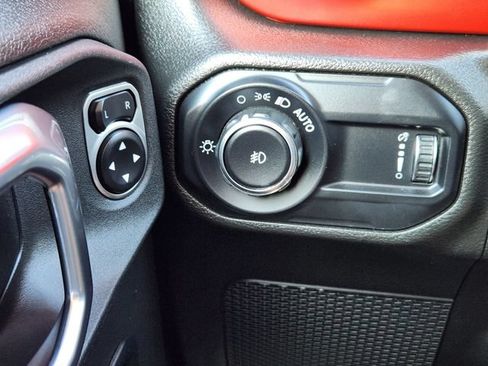Used 2023 Jeep Wrangler Unlimited Rubicon AWD/4WD image 25