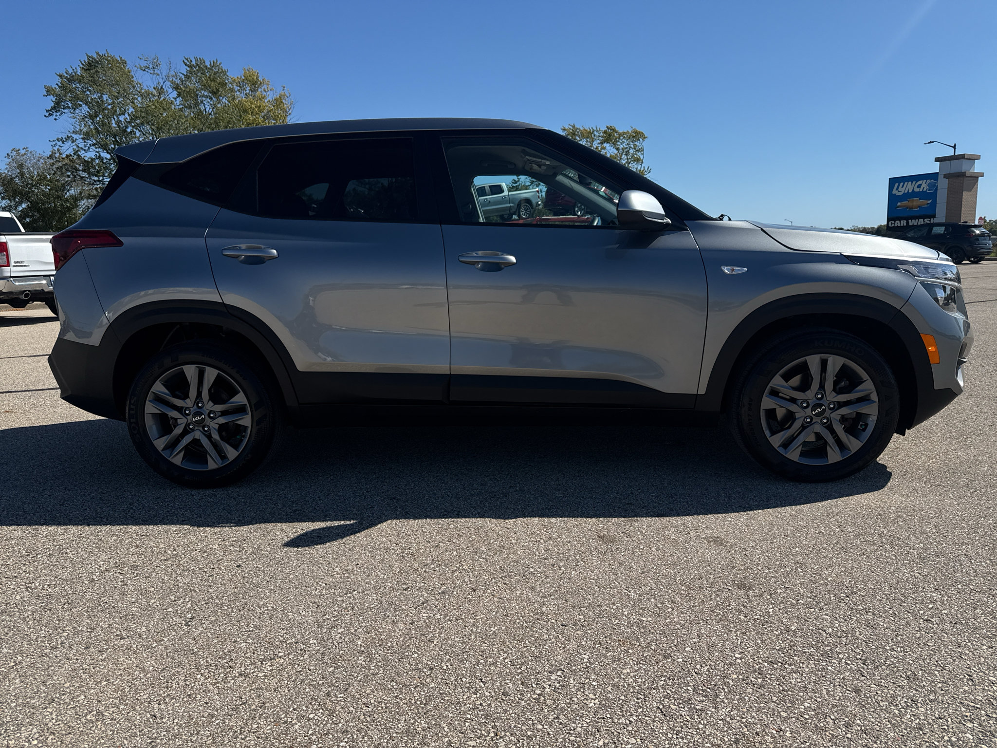 Used 2023 Kia Seltos LX AWD/4WD image 5