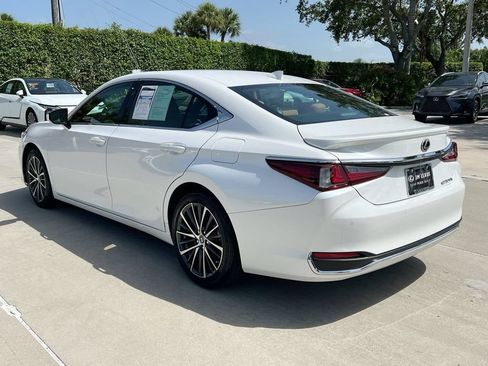 Certified 2025 Lexus ES 300h w/ Premium Package FWD image 5