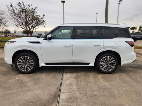 New 2026 INFINITI QX80 Luxe image 3