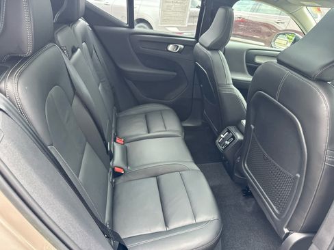 Used 2023 Volvo XC40 B5 Plus w/ Driver Assist Package AWD/4WD image 38