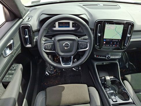 Certified 2023 Volvo XC40 B5 Plus w/ Protection Package Premier AWD/4WD image 12