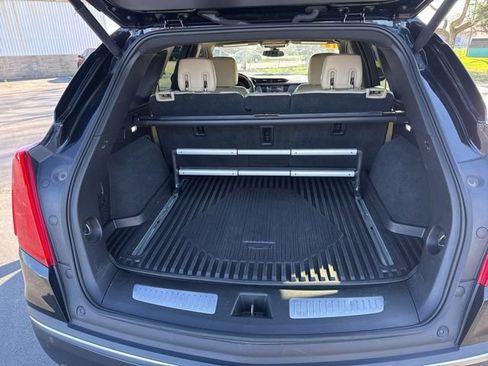 Used 2018 Cadillac XT5 Luxury w/ Driver Awareness Package FWD image 12