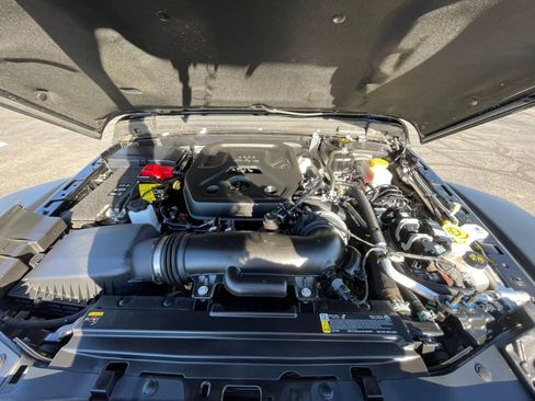 Used 2025 Jeep Wrangler Rubicon image 31