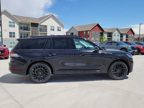New 2026 Lincoln Aviator Reserve AWD/4WD image 2