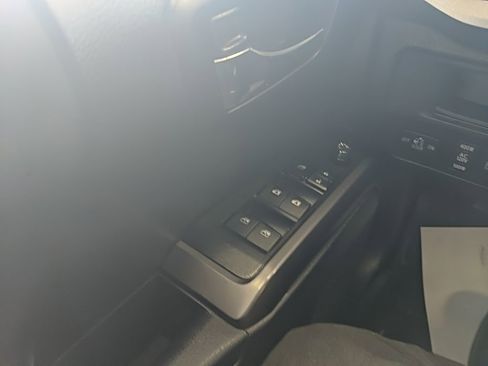 Used 2019 Toyota Tacoma TRD Sport image 28