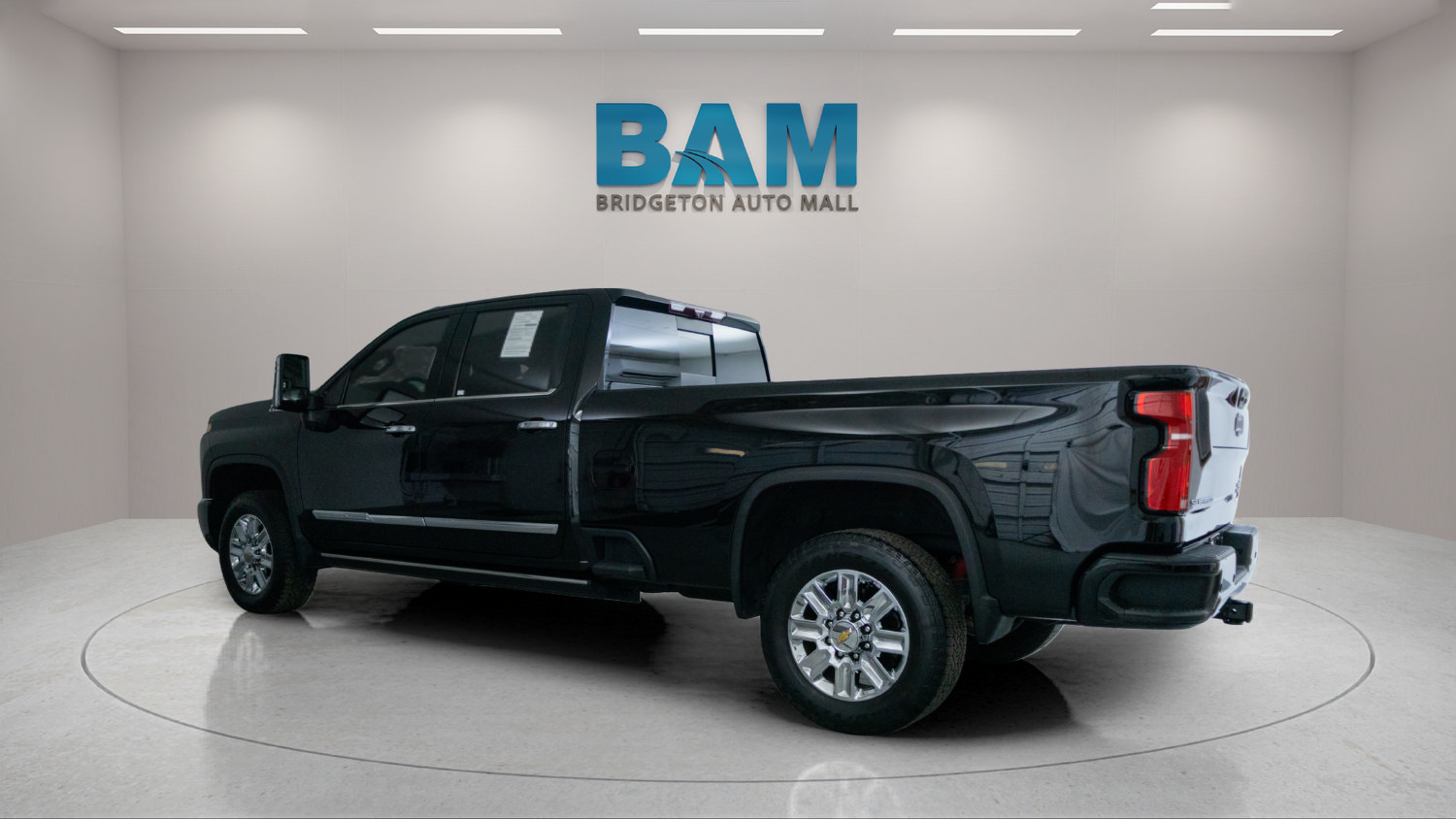 Used 2024 Chevrolet Silverado 2500 High Country w/ Technology Package AWD/4WD image 5