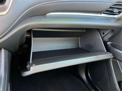 Certified 2023 Chevrolet Traverse LT w/ Rear Camera Mirror Package image 34