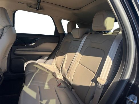 Used 2022 Lincoln Corsair Reserve w/ Luxury Package image 10