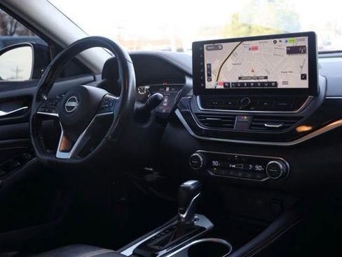 Used 2023 Nissan Altima 2.0 SR image 36