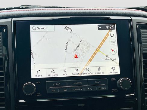 Used 2024 Nissan Titan PRO-4X w/ Pro-4x Convenience Package image 13