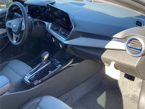 New 2026 Chevrolet Trax LT w/ Driver Confidence Package image 16