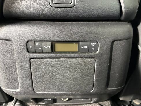 Used 2021 Nissan Armada SL w/ Captain's Chairs Package AWD/4WD image 31