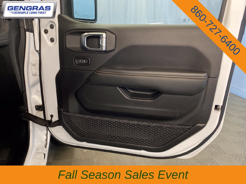 Used 2026 Jeep Wrangler Unlimited Sahara AWD/4WD image 44