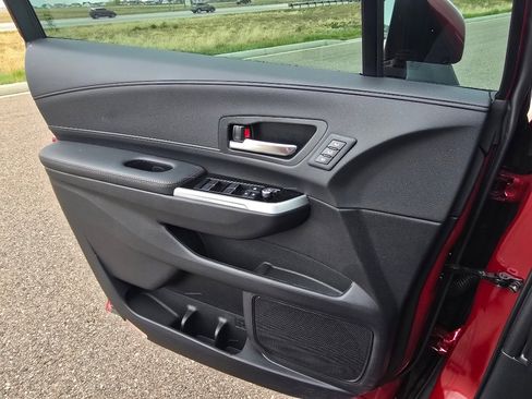 Used 2026 Toyota Sienna Limited image 17