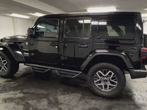 Used 2024 Jeep Wrangler Unlimited Sahara AWD/4WD image 6