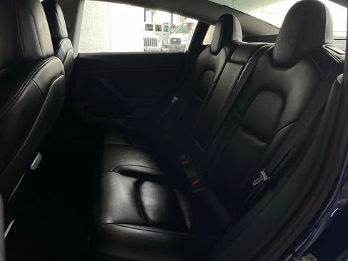 Used 2023 Tesla Model 3 Standard Range image 16