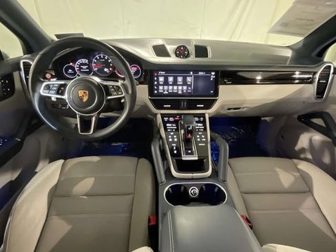 Certified 2022 Porsche Cayenne AWD/4WD image 24