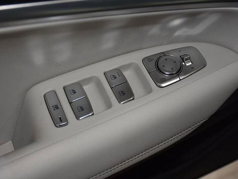 New 2025 Genesis G70 2.5T image 18