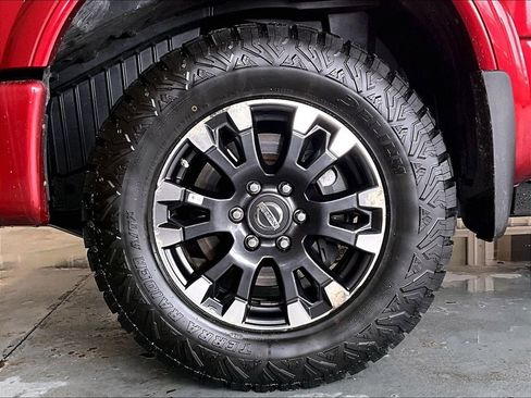 Used 2018 Nissan Titan PRO-4X w/ Pro-4x Convenience Package AWD/4WD image 7