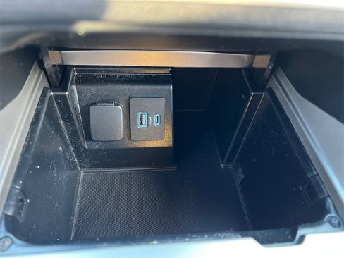 Used 2020 Ford Explorer XLT w/ Equipment Group 202A image 22