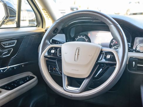 Used 2021 Lincoln Corsair AWD w/ Premium Package image 15