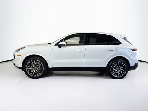 Certified 2022 Porsche Cayenne image 2