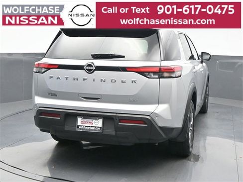 Used 2024 Nissan Pathfinder SV image 5