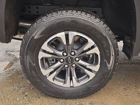 Used 2022 Chevrolet Colorado Z71 image 11