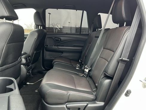 Certified 2024 Honda Passport Black Edition image 32
