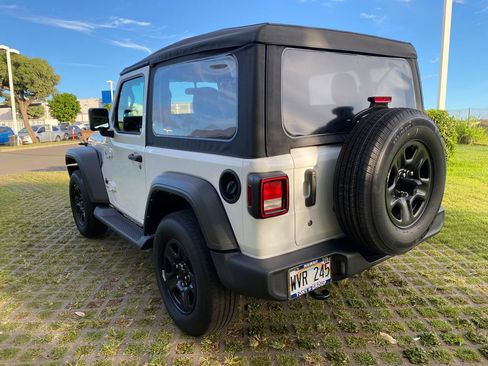 Used 2023 Jeep Wrangler Sport image 23