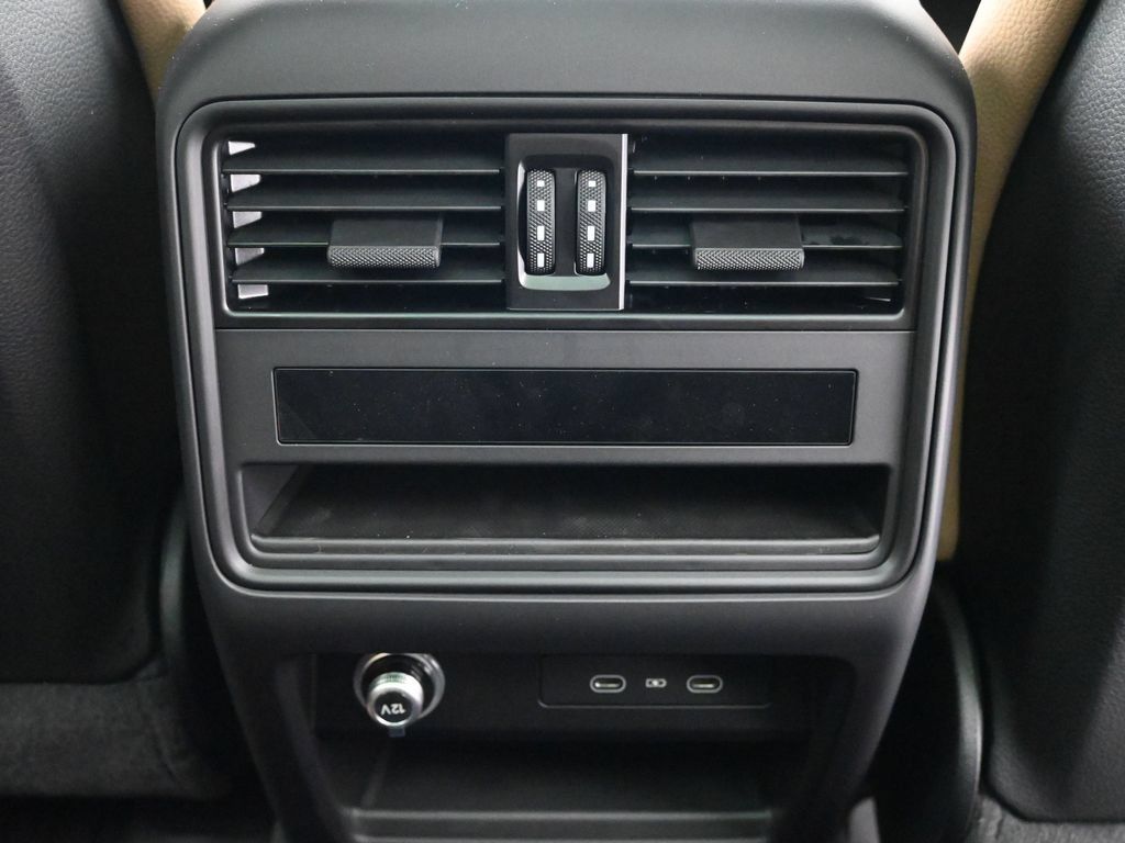 Certified 2026 Porsche Cayenne AWD/4WD image 8