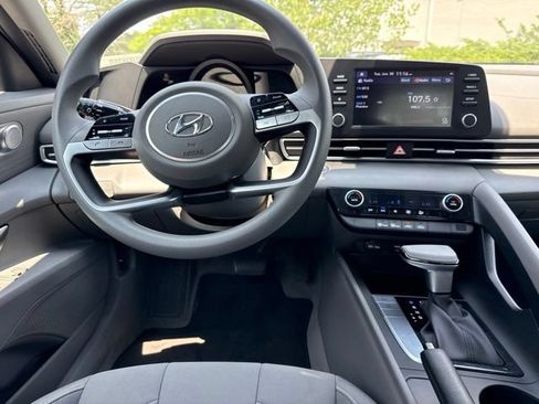 Used 2023 Hyundai Elantra SEL FWD image 21