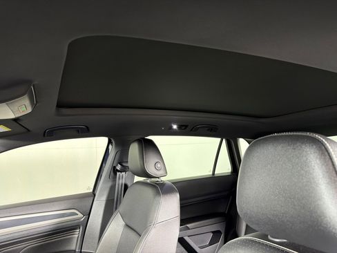 Used 2020 Volkswagen Atlas Cross Sport SEL image 14