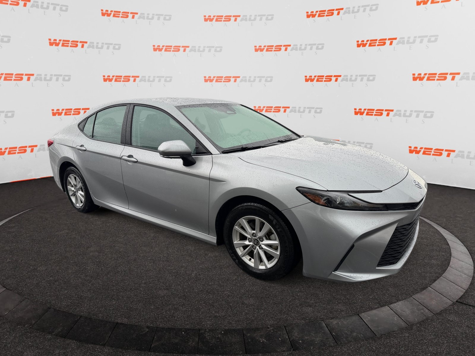 Used 2025 Toyota Camry LE FWD image 7