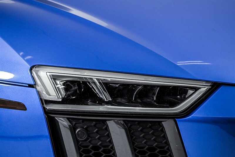 Used 2017 Audi R8 V10 plus AWD/4WD image 4