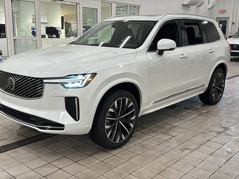 New 2026 Volvo XC90 B5 Plus w/ Protection Package Premier AWD/4WD image 9