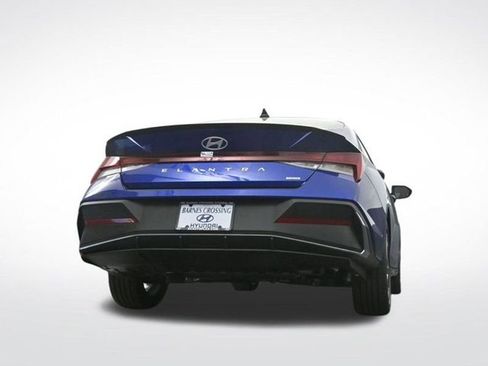 Used 2025 Hyundai Elantra SEL image 34