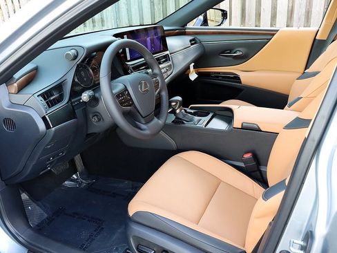 New 2025 Lexus ES 350 w/ Premium Package image 12