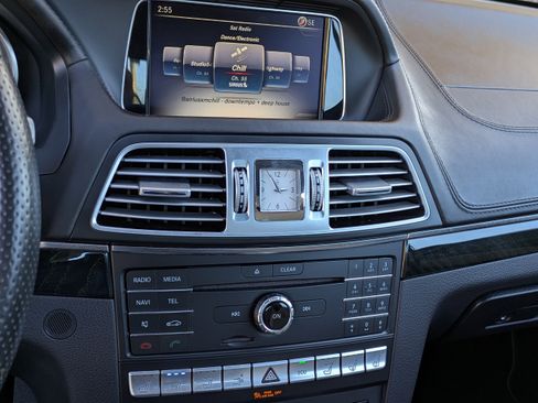 Used 2017 Mercedes-Benz E 550 Cabriolet image 24