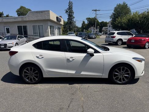 Used 2018 MAZDA MAZDA3 Touring FWD image 8